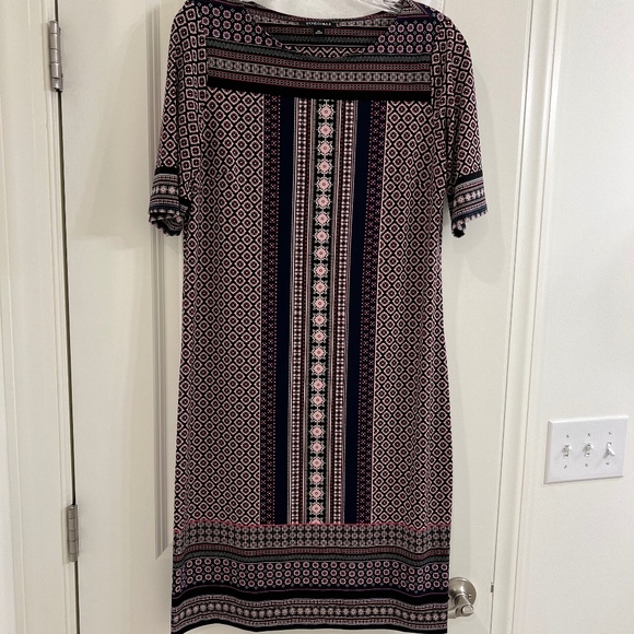 Roz & Ali Dresses & Skirts - Roz & Ali Graphic Dress Size Medium Abstract Career Short Sleeve